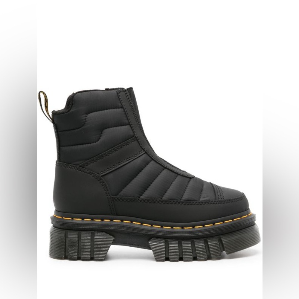 New Dr. Martens Women’s Audrick Quilted Chelsea Boots Size 10 in Black Goth